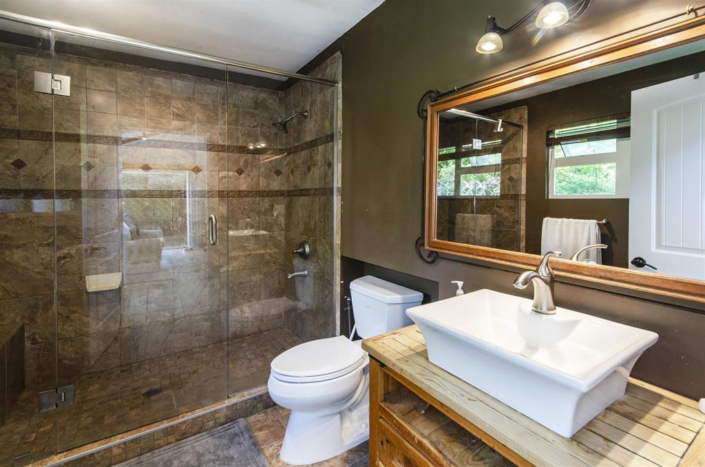 1215 ottaburn drive west vancouver 7