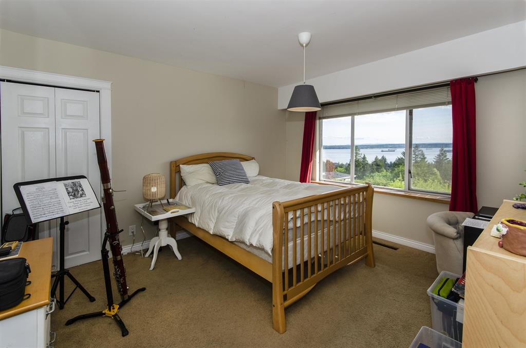 1215 ottaburn drive west vancouver 8