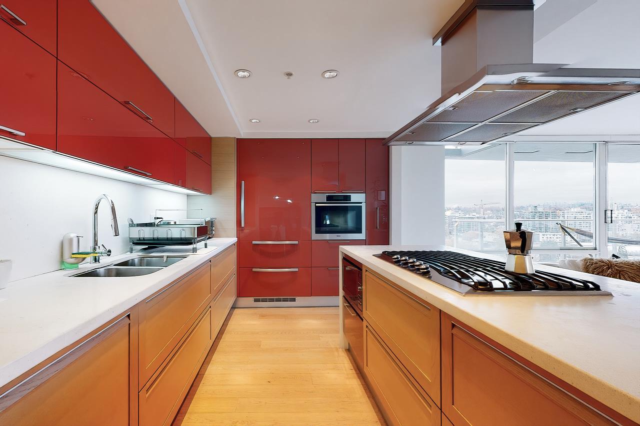 8 smithe mews vancouver 10