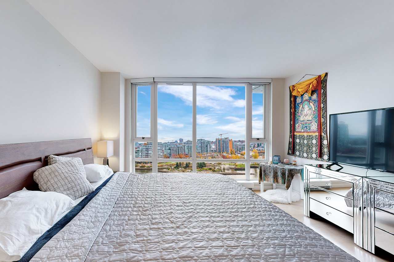 8 smithe mews vancouver 13