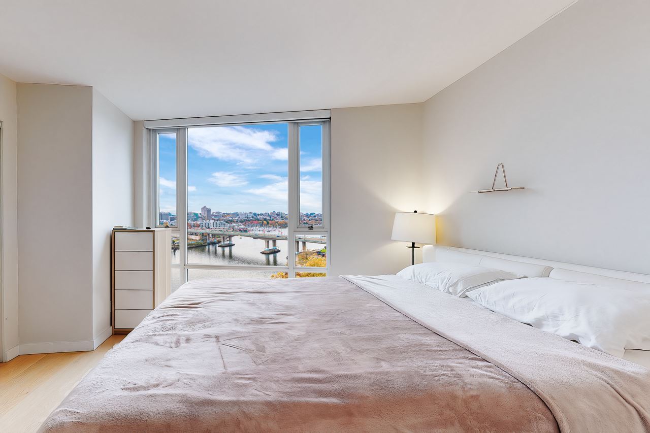 8 smithe mews vancouver 16