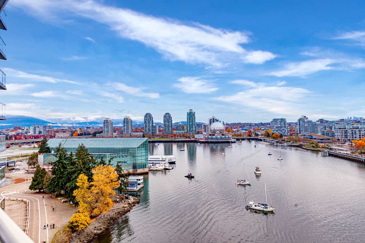8 smithe mews vancouver 18