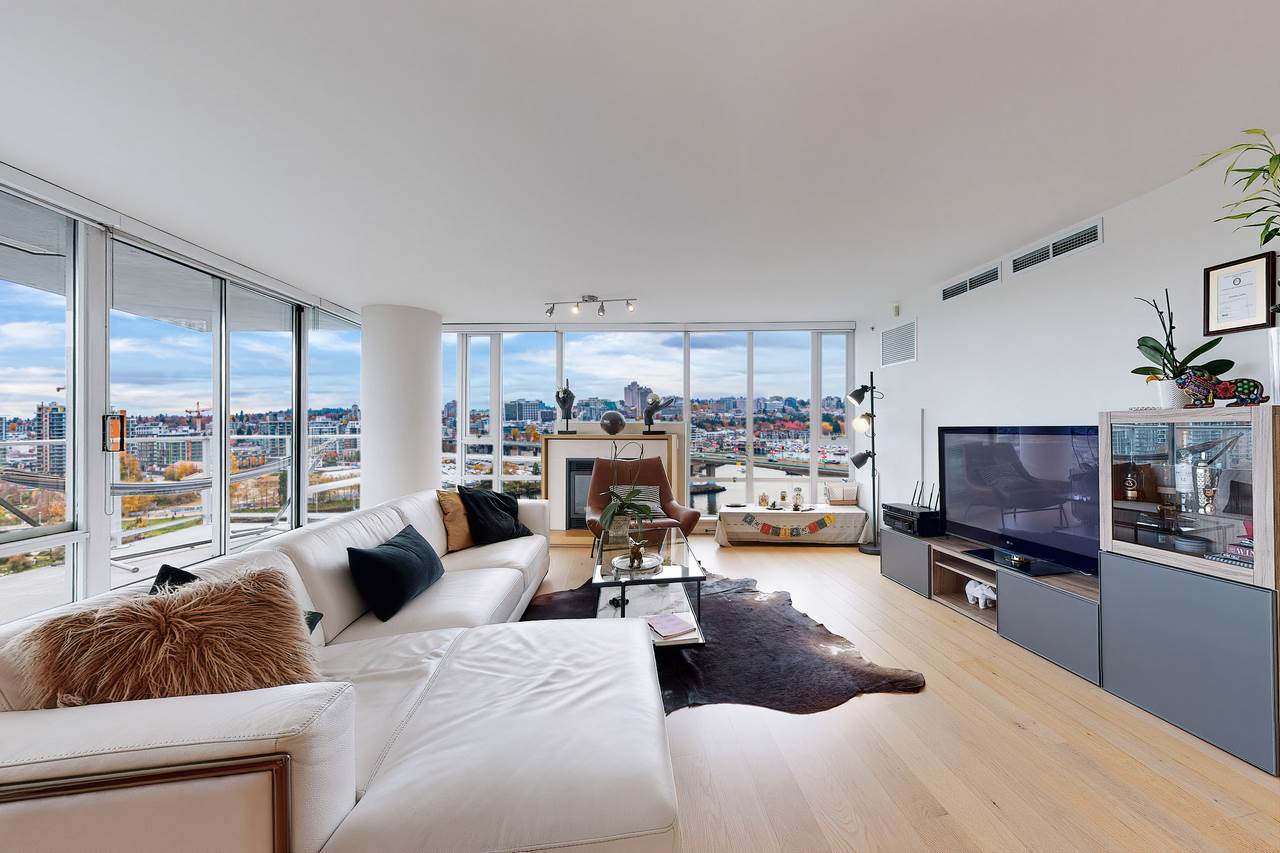 8 smithe mews vancouver 3
