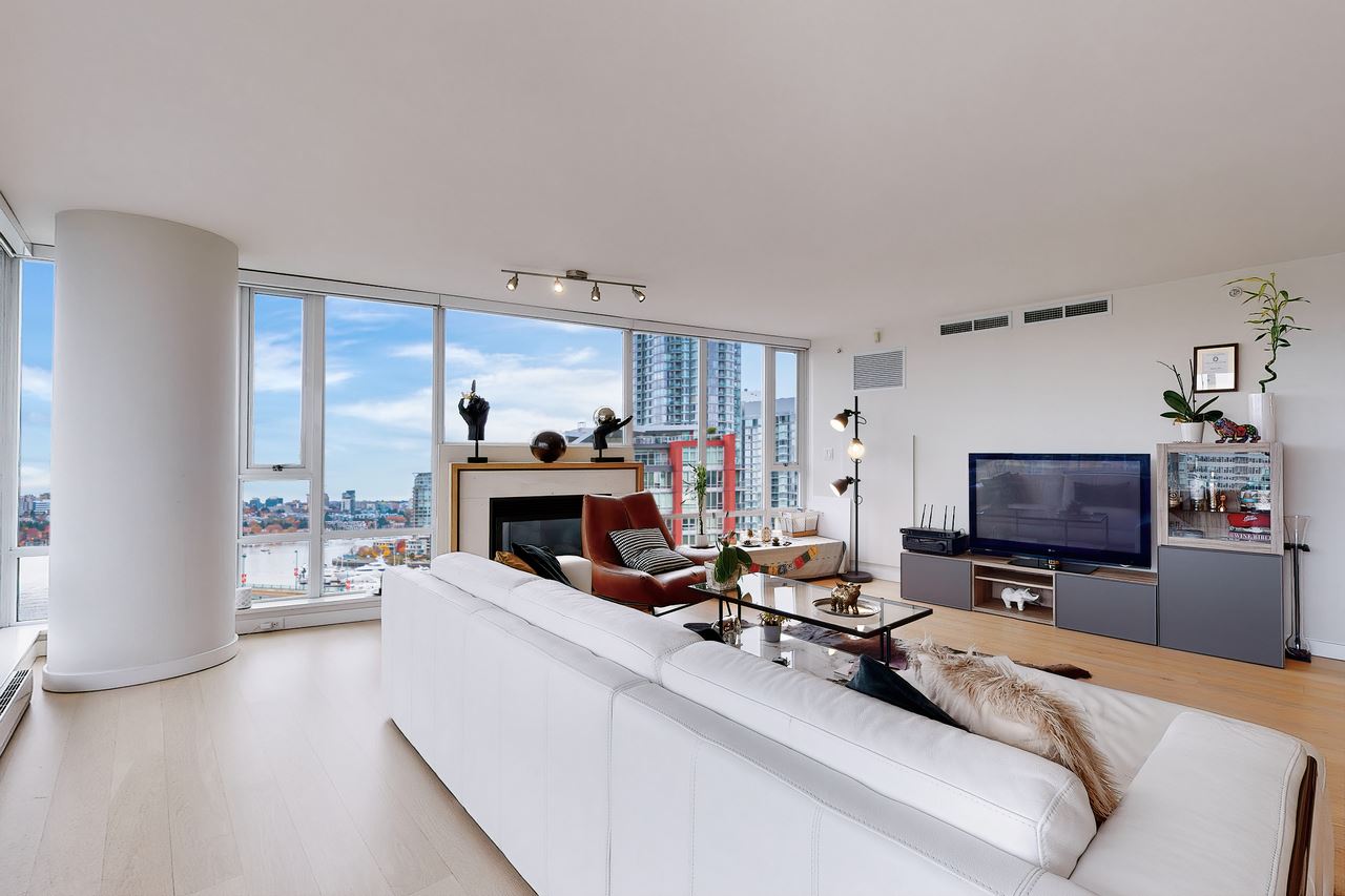 8 smithe mews vancouver 4