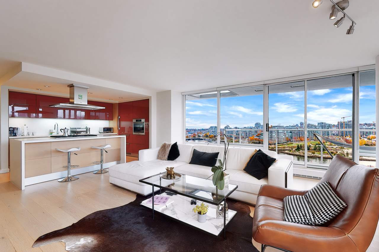 8 smithe mews vancouver 6