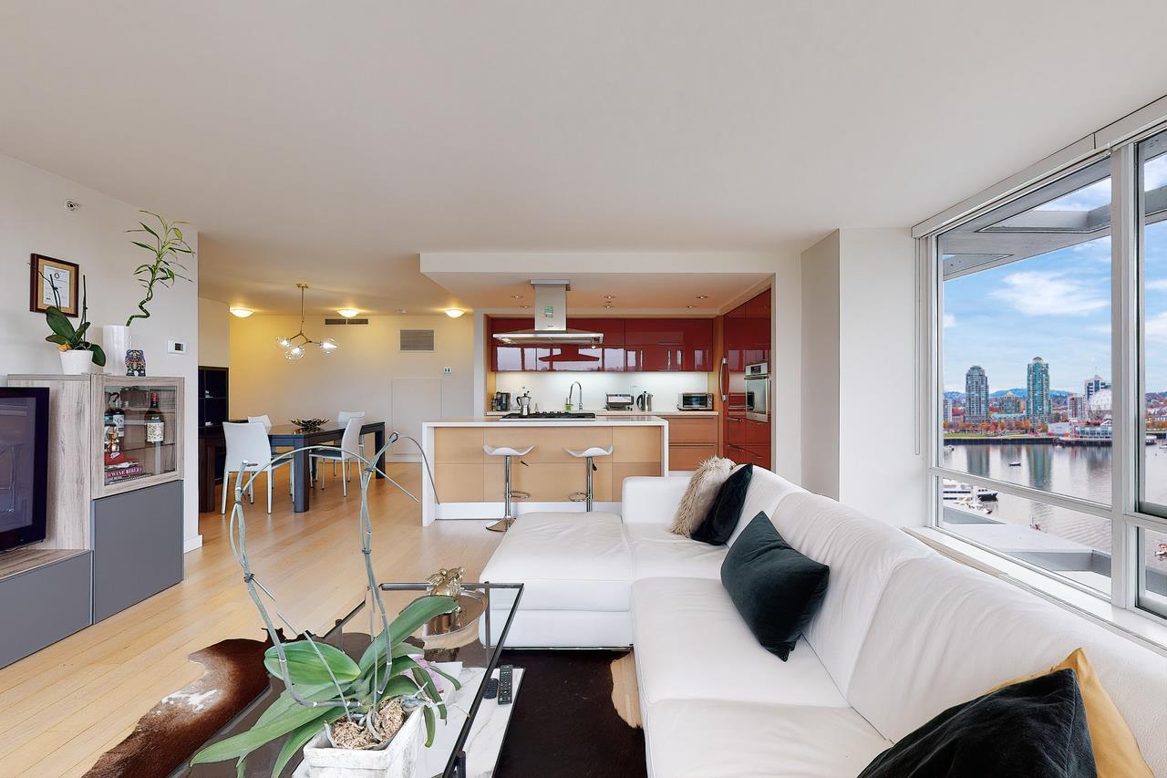 8 smithe mews vancouver 8