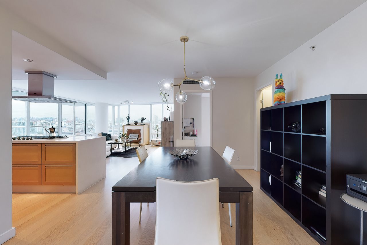 8 smithe mews vancouver 9