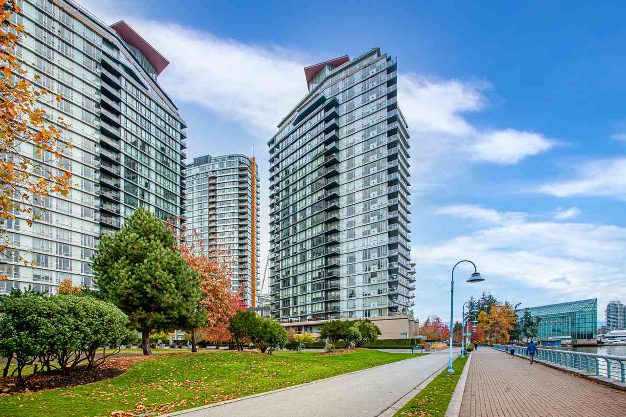 8 smithe mews vancouver 20