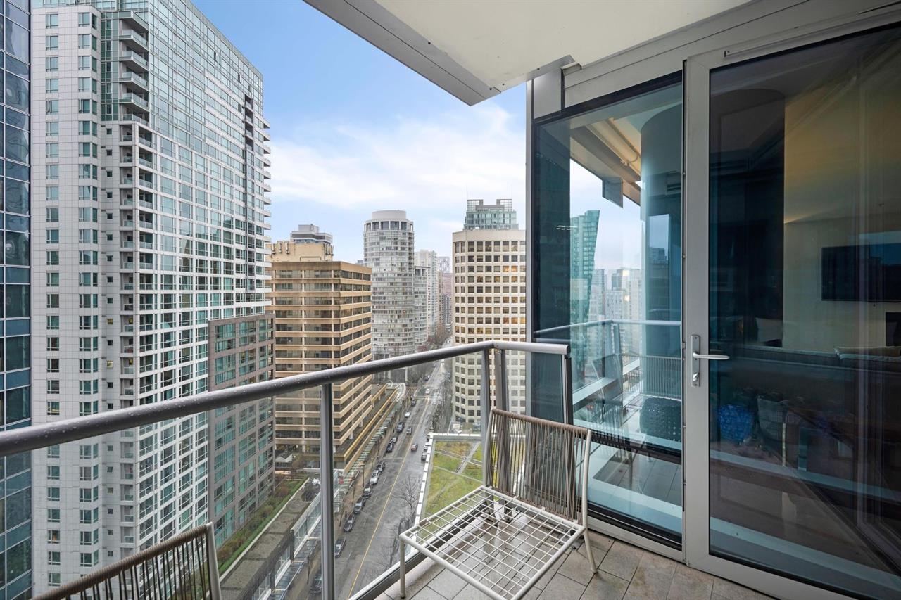 1111 alberni st 4