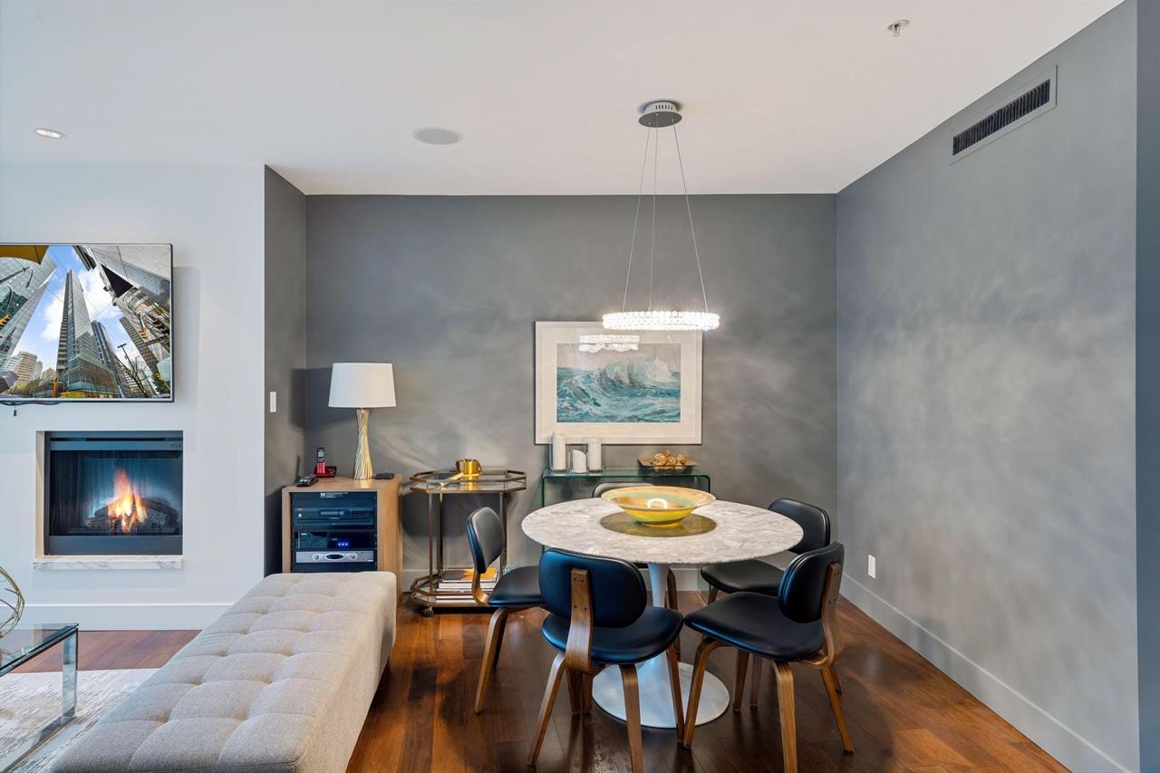 1111 alberni st 14