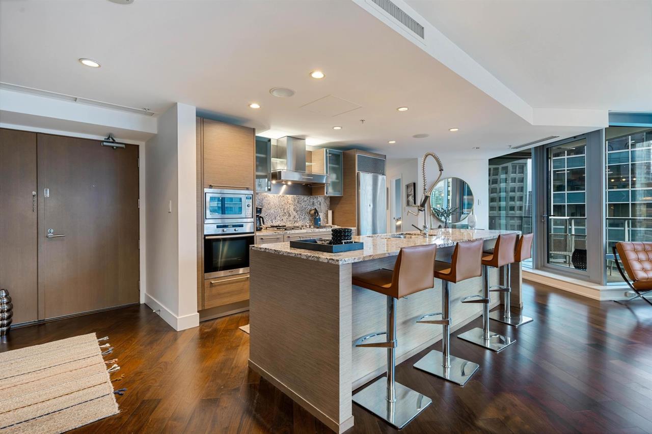 1111 alberni st 17