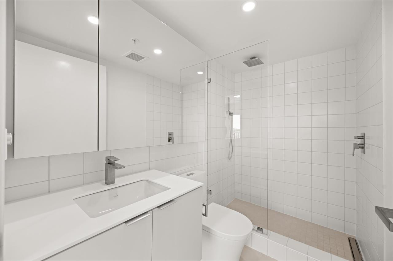 1120 E Georgia St Vancouver 14