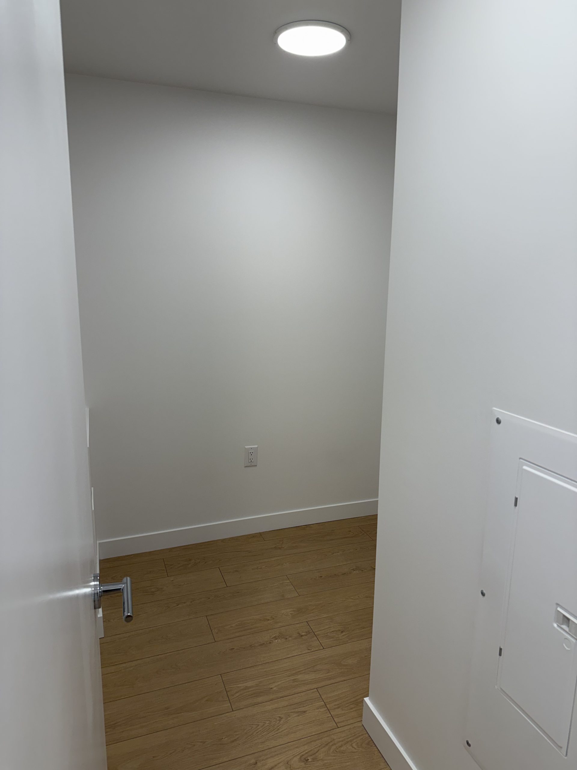 2830 Nanaimo St, Vancouver, BC V5N 0E3 3