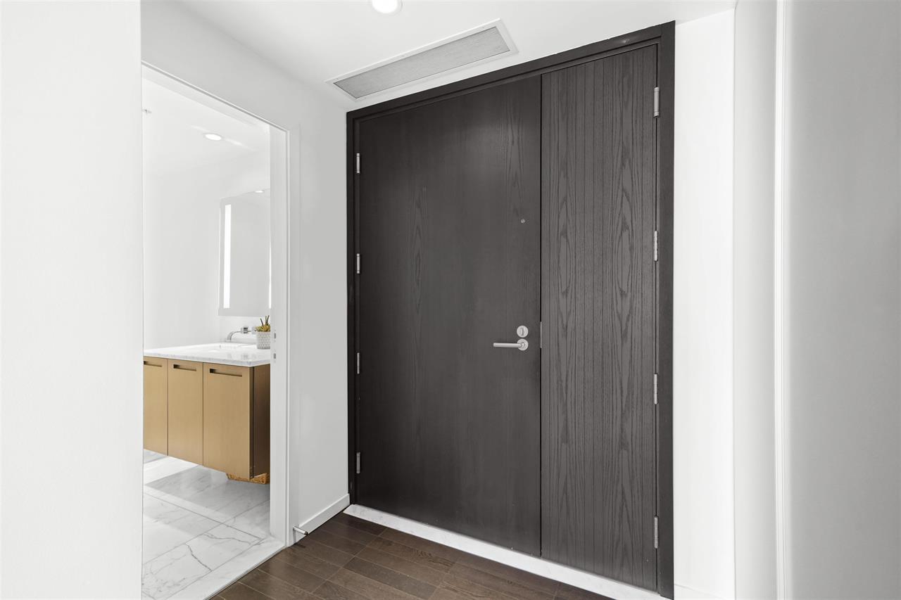 1011 w cordova st Vancouver V6C 0B2 8