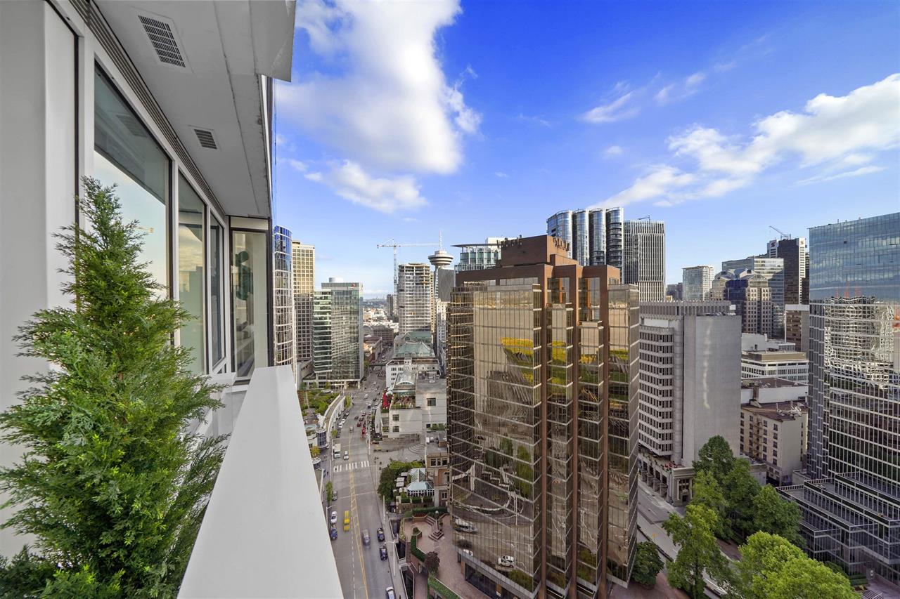 1011 w cordova st Vancouver V6C 0B2 3