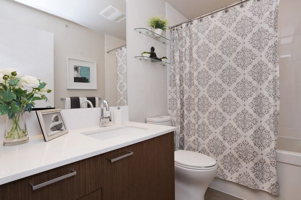 409 - 1330 Marine Dr, NV 13
