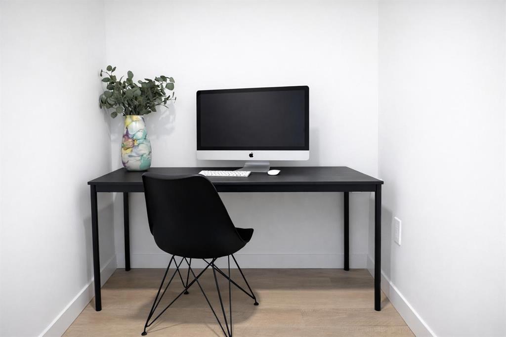 2268 E broadway Vancouver V5N0L2 4